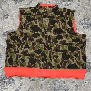 Mens Cabelas reversible  Camo puff Vest